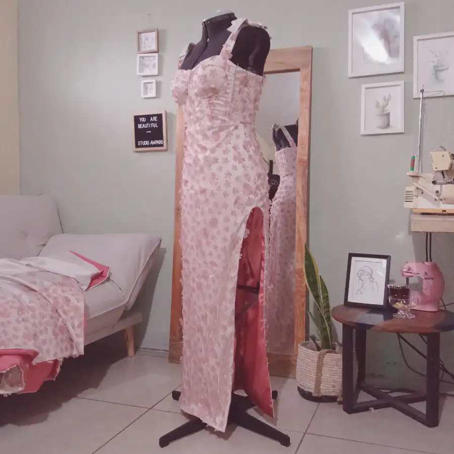 Vestido de fiesta (Flores rosadas)