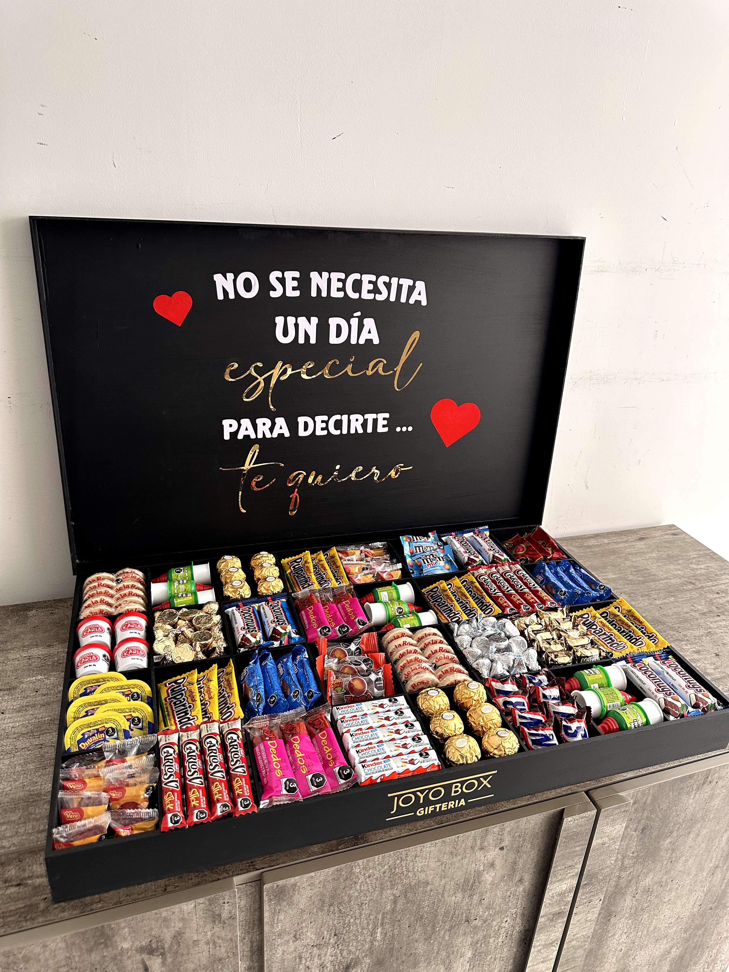 MEGA CANDY BOX 