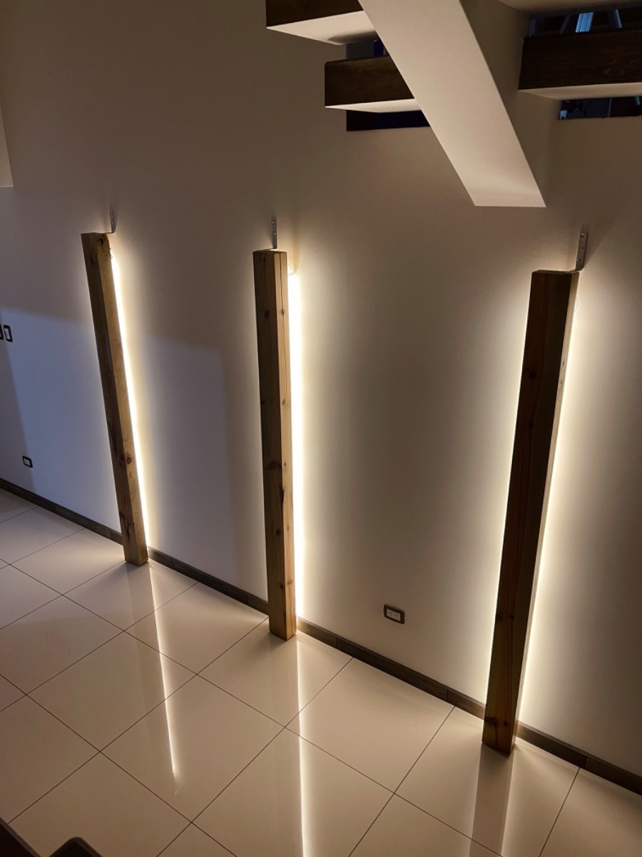 Lámpara LED vertical (unidad)