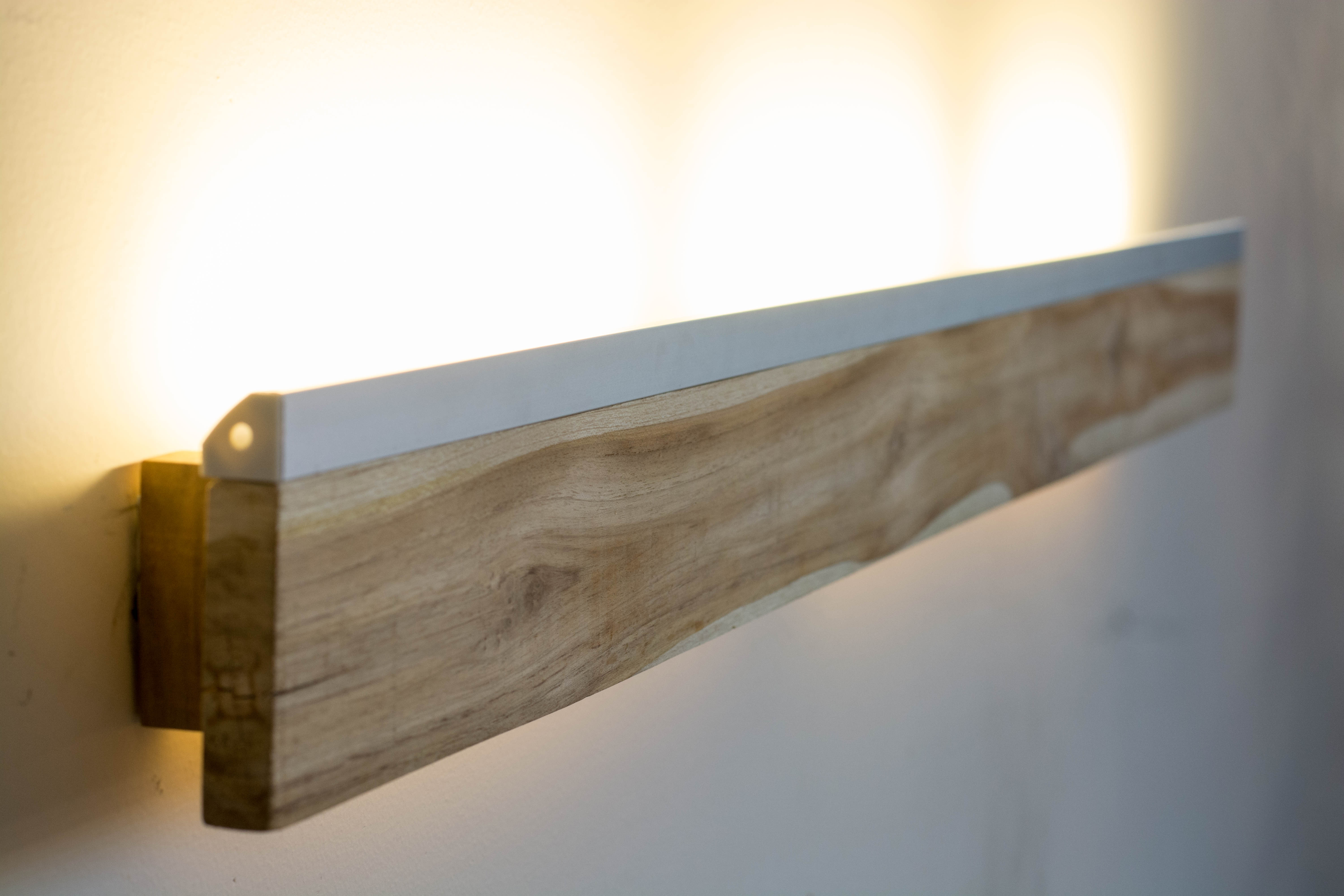 Lampara LED de pared con madera Teca