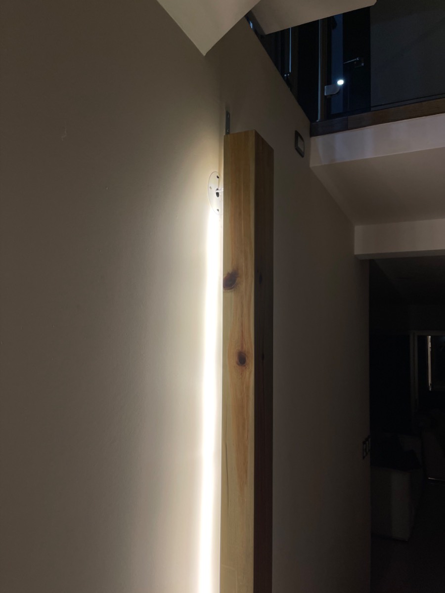 Lámpara LED vertical (unidad)