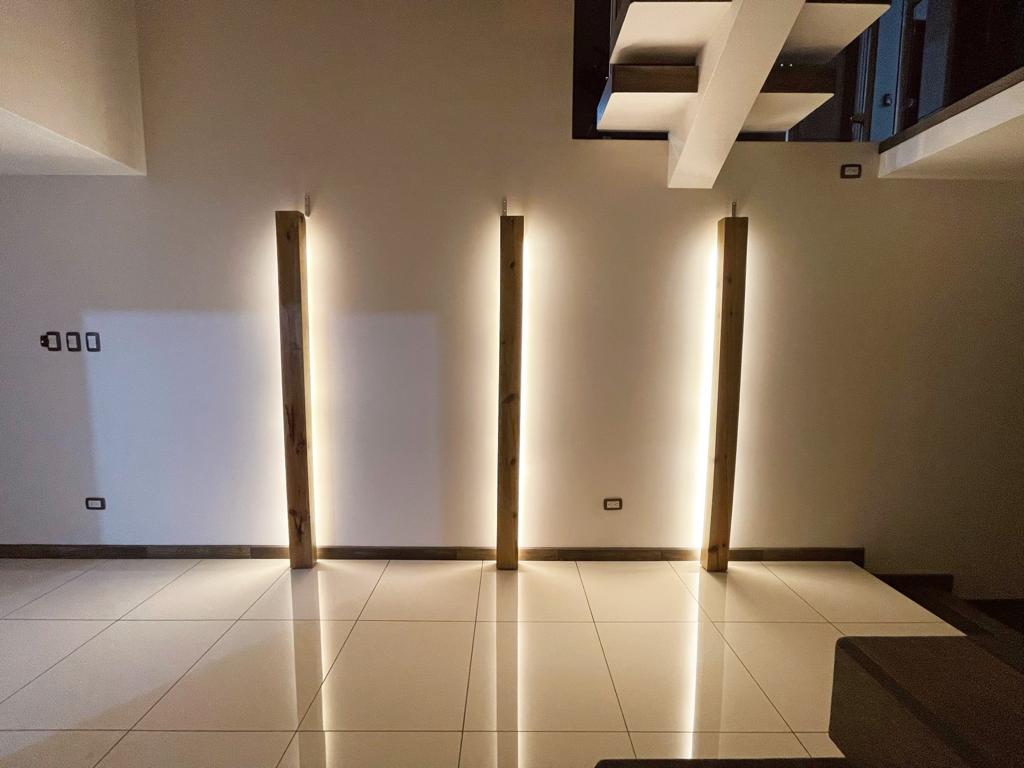 Lámpara LED vertical (unidad)