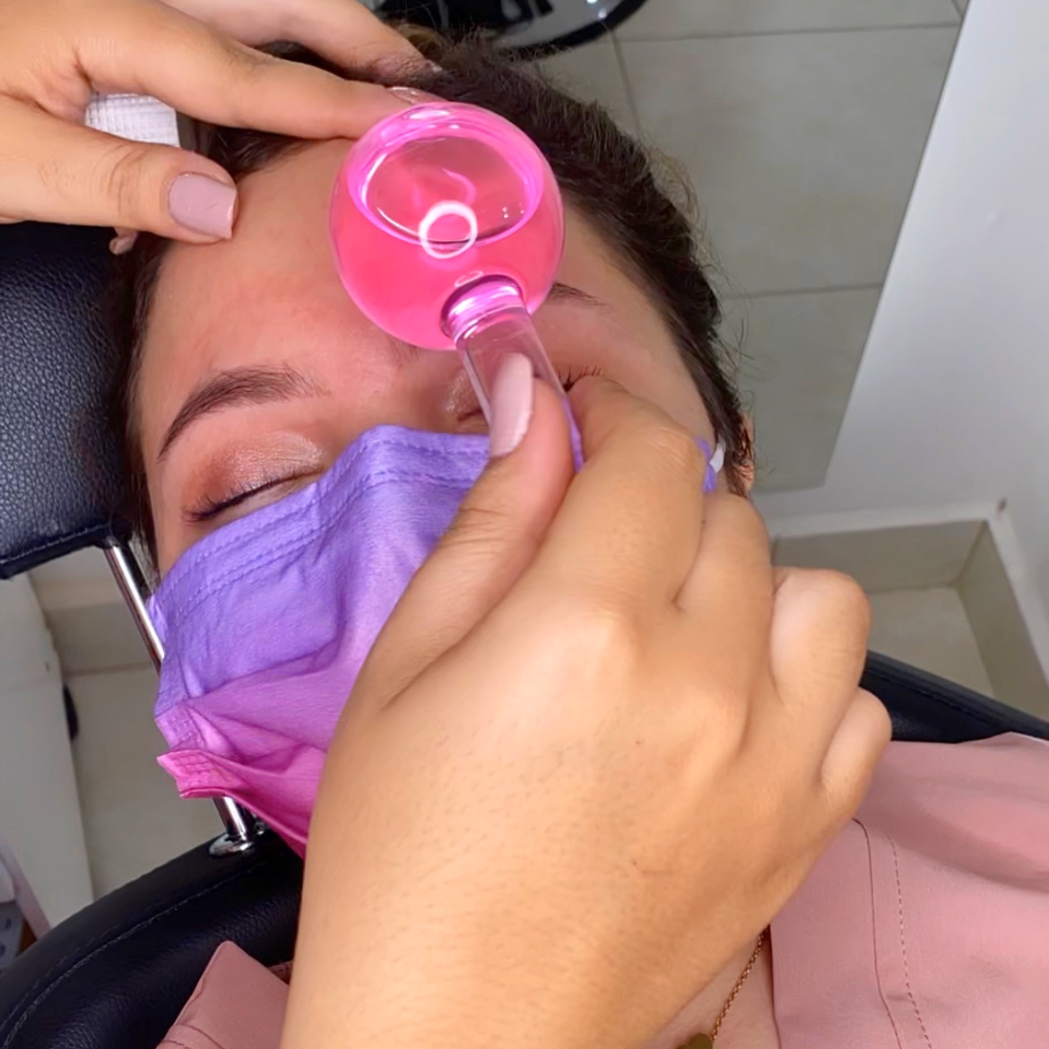 Diseño y Pigmentación de Cejas