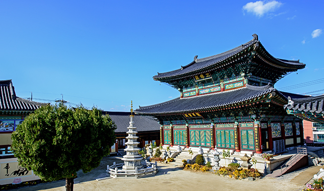 용화사 전경