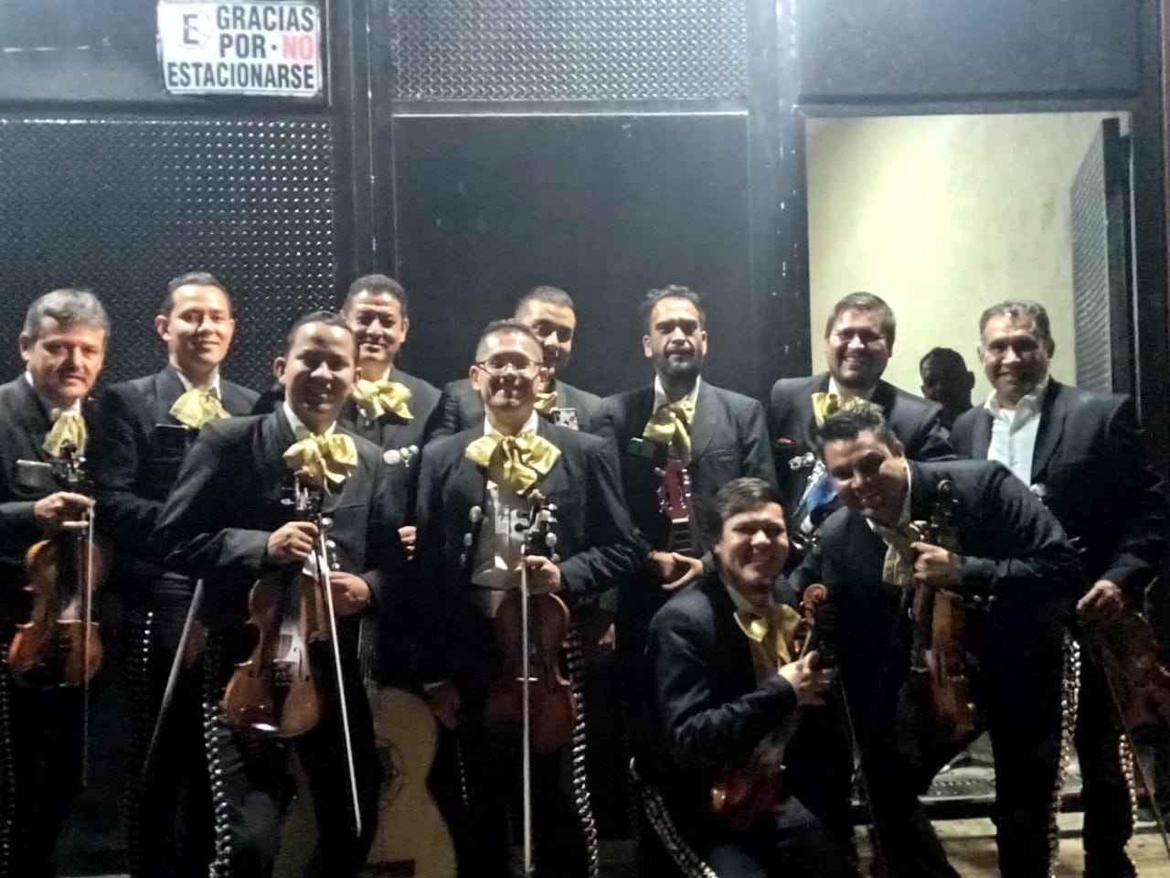 MARIACHI HECHO EN MEXICO