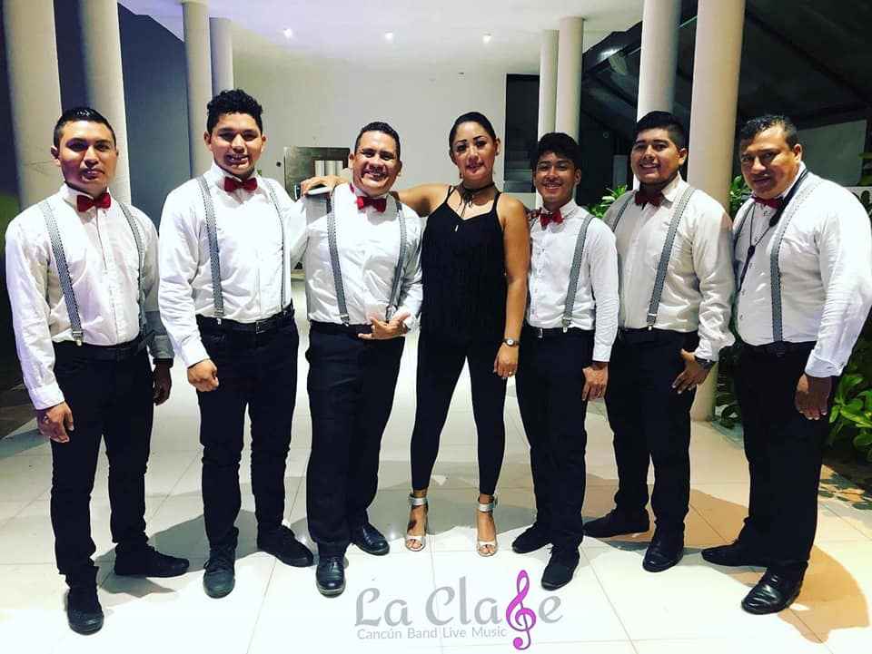 LA CLASE CANCUN BAND