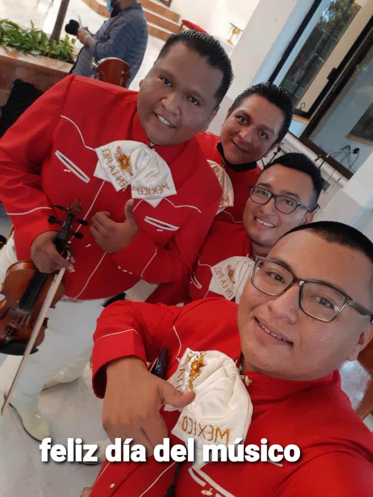 Mariachi México En La Piel 