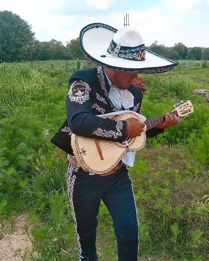 Mariachi Nuevo juvenil 