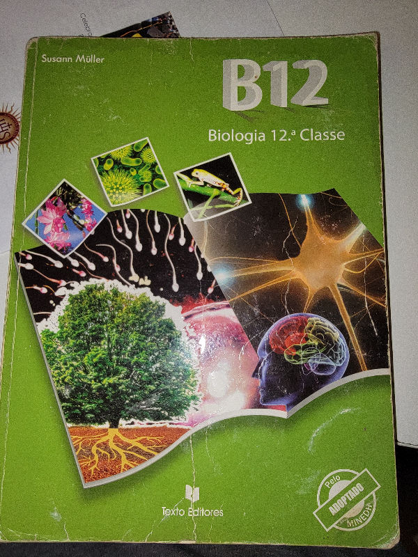 Capa do livro Biologia 12 classe