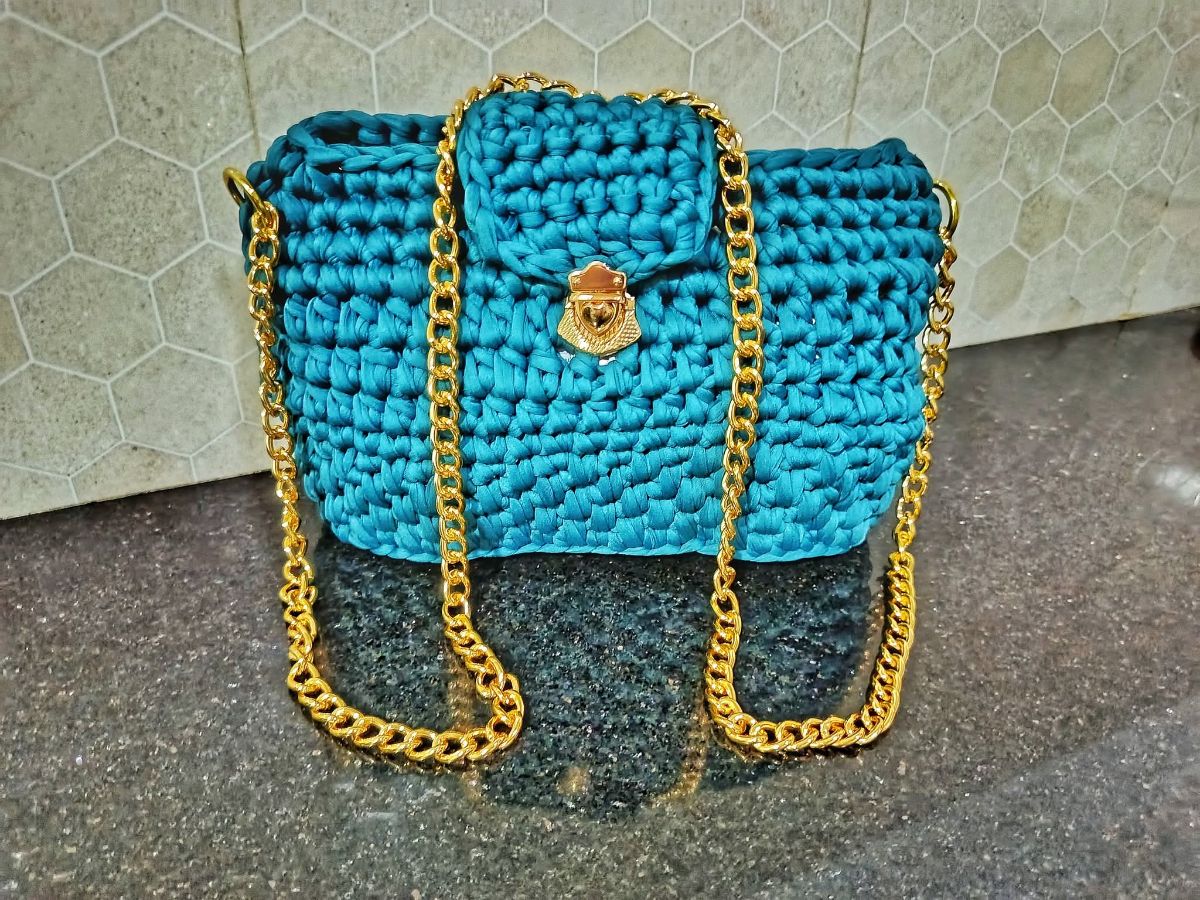 Crochet hand bag