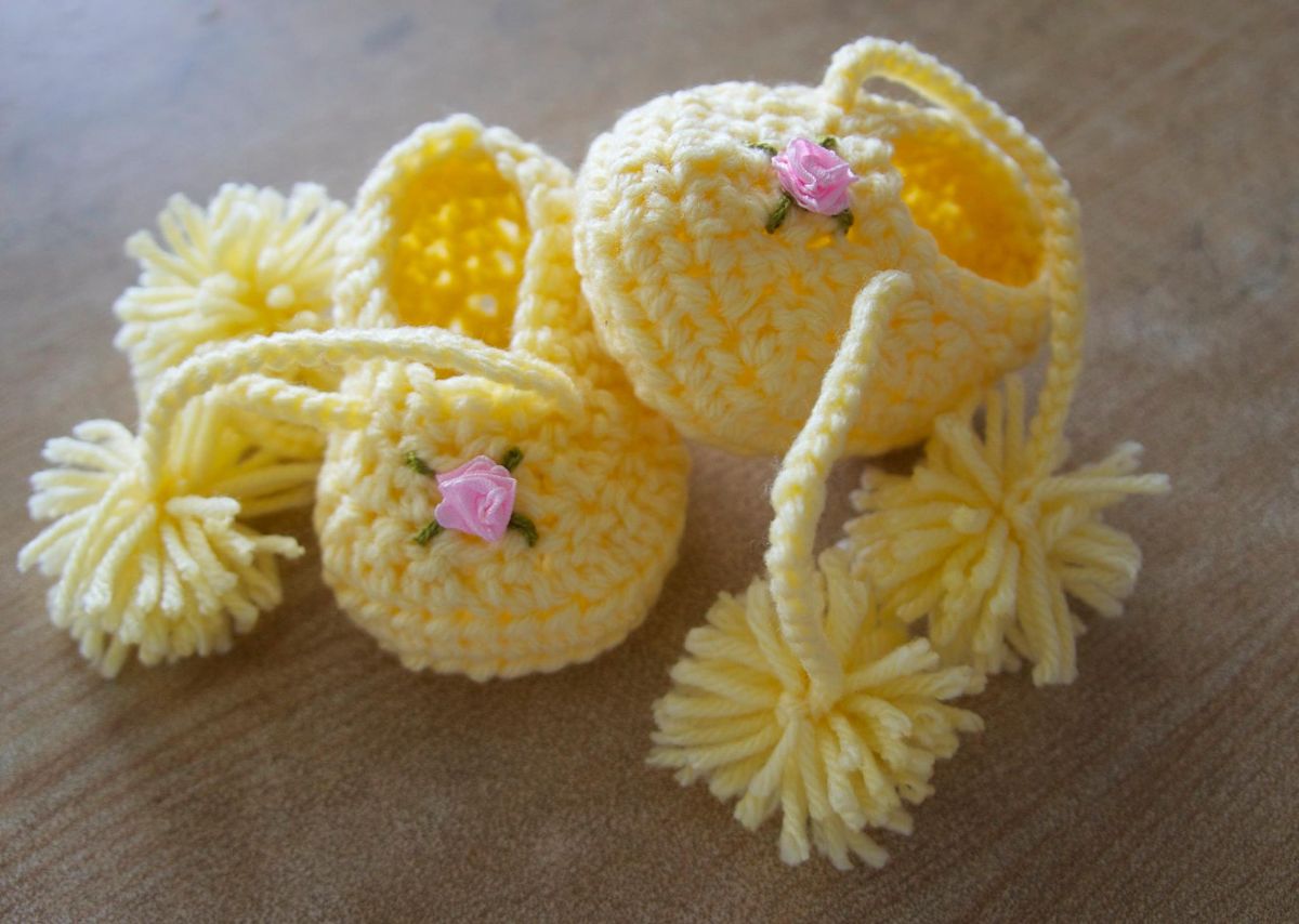 Crochet baby booties