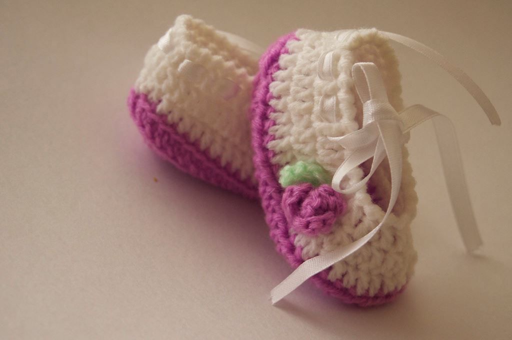 Crochet baby girl shoes