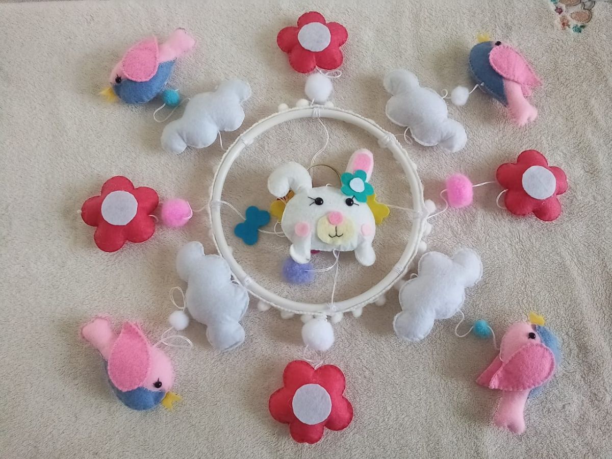Infant baby cot mobile
