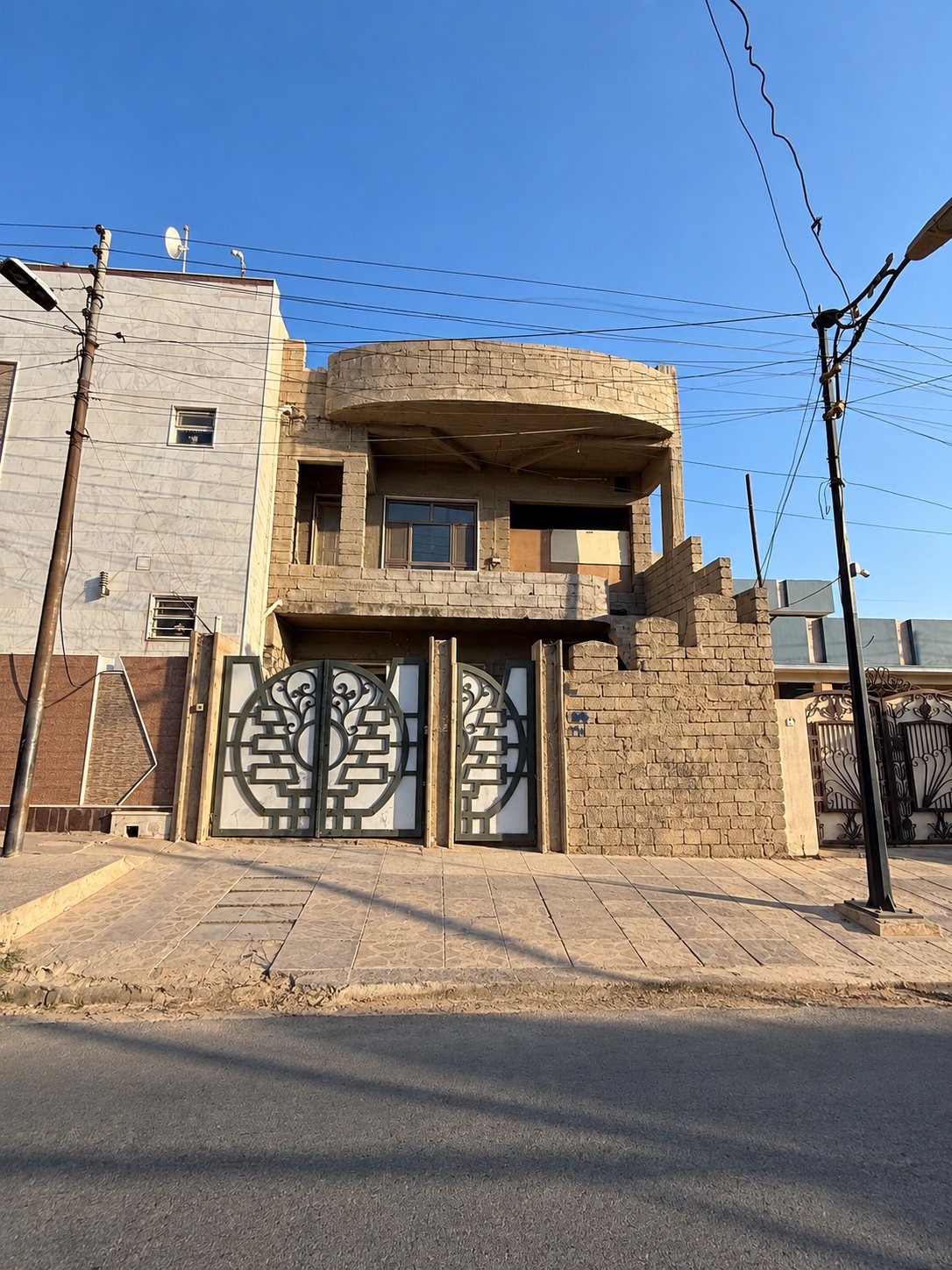 هيكل في حي العربي قرب سايدين الاميرات