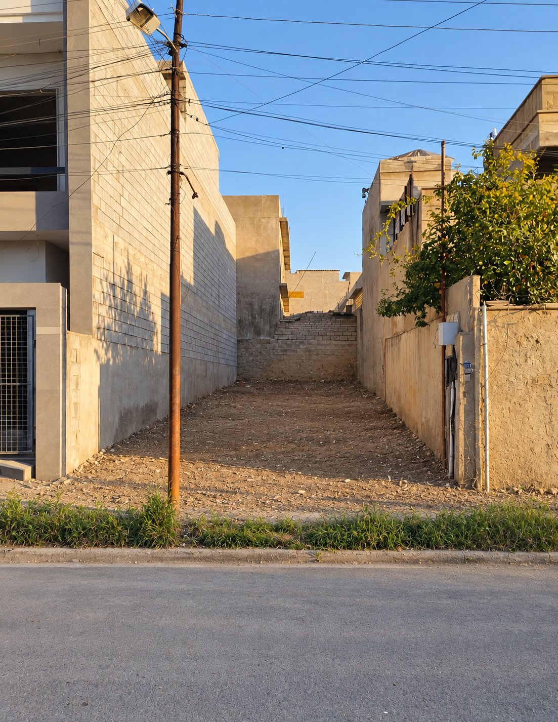 قطعة ارض في حي العربي خلف المدارس