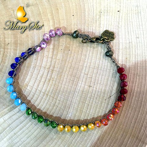 BRACCIALE IN FILO DI SETA E CRISTALLINI CHAKRA