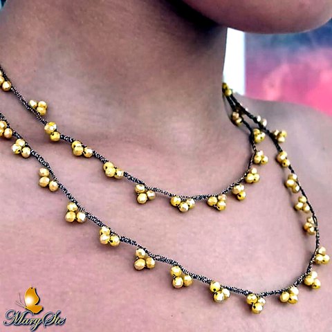 COLLANA CON FILO DI SETA E CRISTALLINI GIALLI