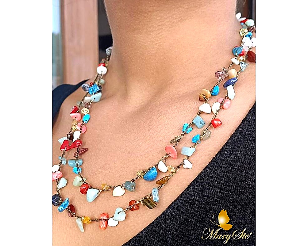 COLLANA CON FILO DI SETA E PIETRE DURE