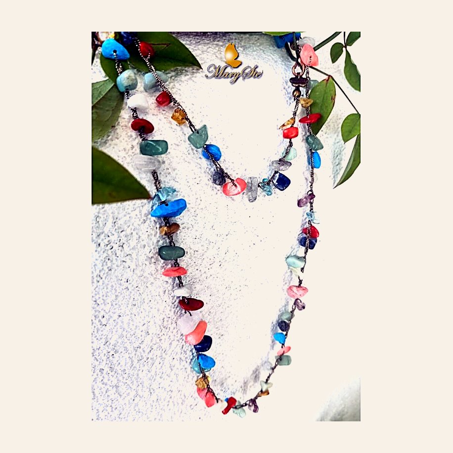 COLLANA CON FILO DI SETA E PIETRE DURE