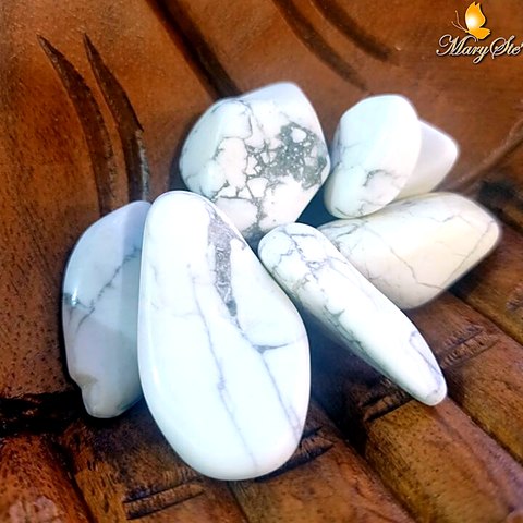 HOWLITE
