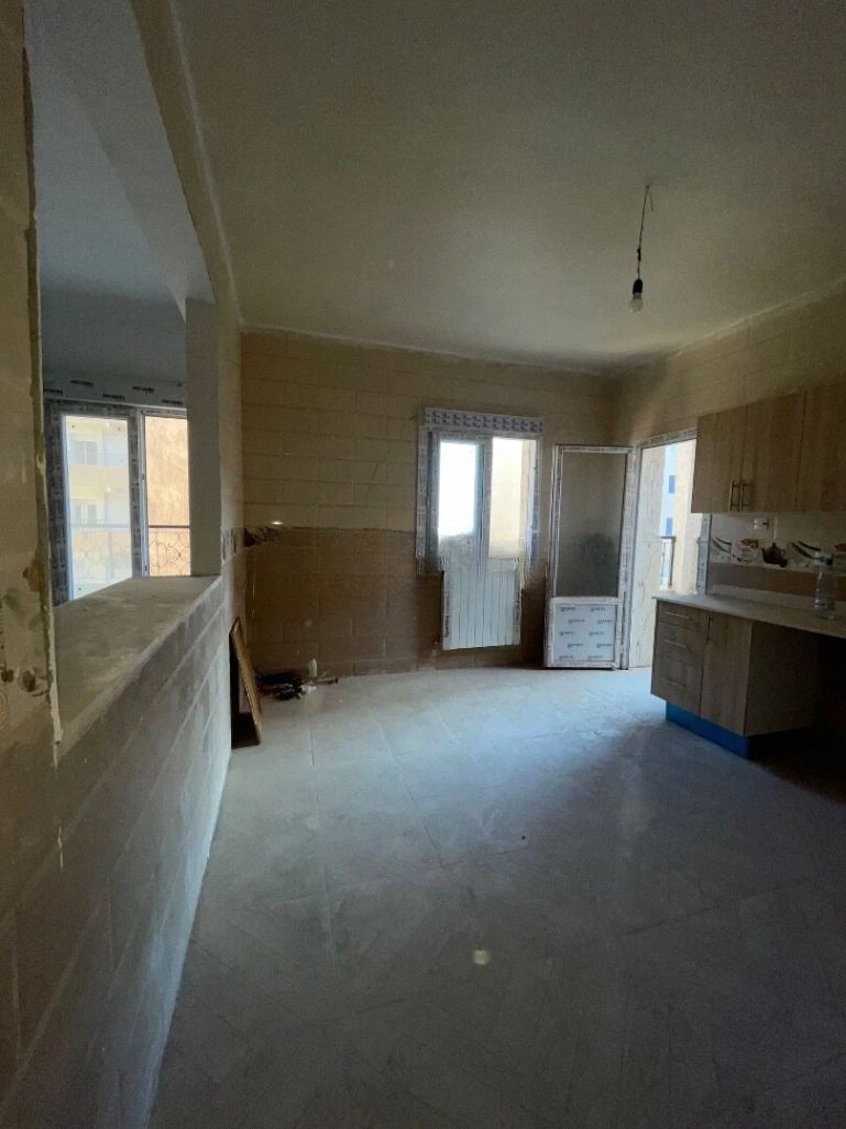 Appartement à vendre à Bab Azzouar