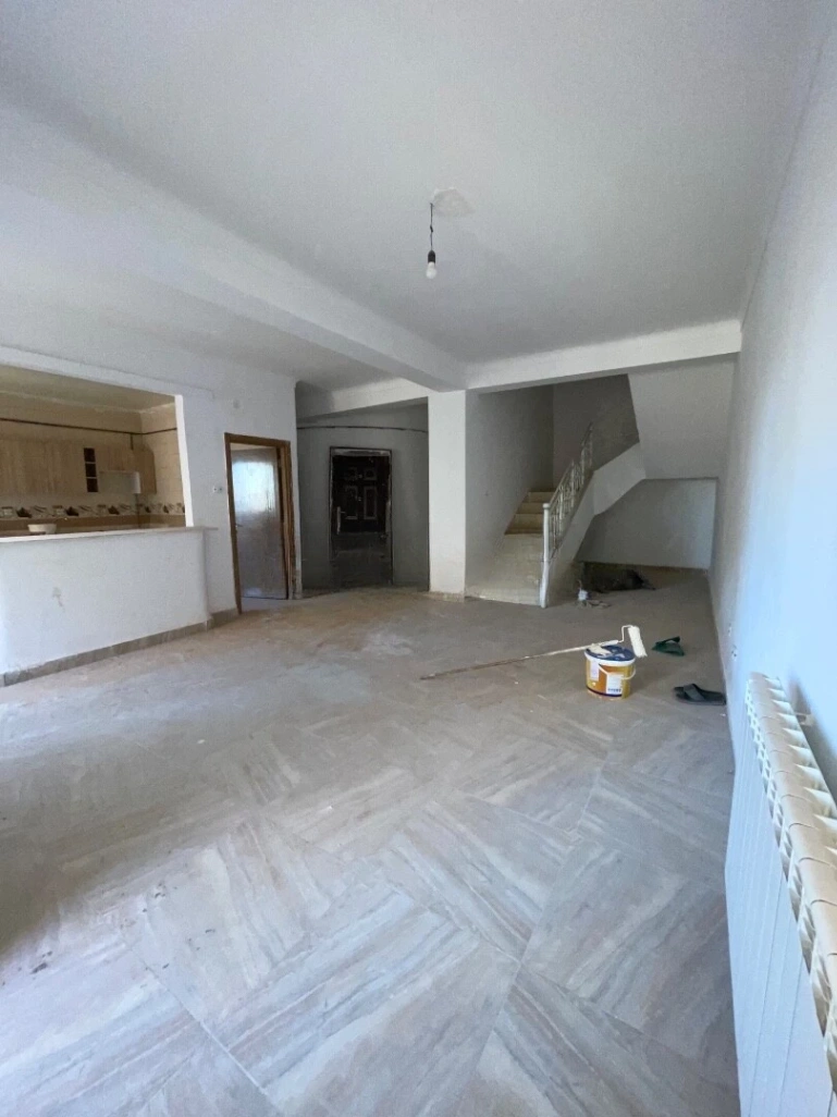 Appartement à vendre à Bab Azzouar