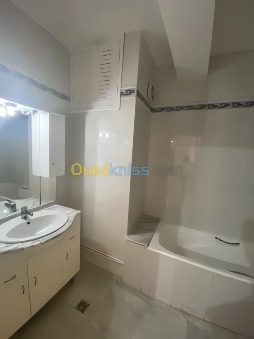 Appartement à louer à Hydra