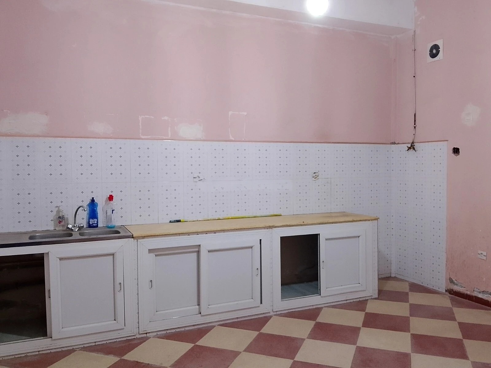 Maison à louer à Khracia