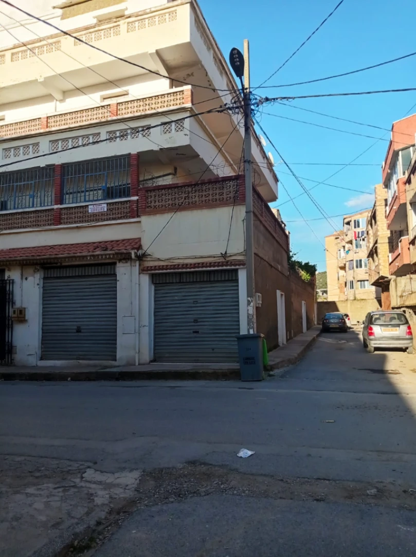 Maison à Bejaia, 700m² - 12 pièces