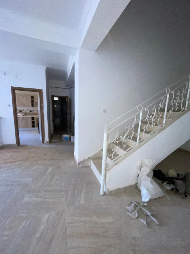 Appartement à vendre à Bab Azzouar