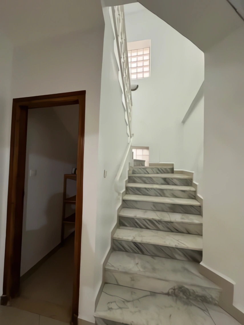 Appartement à vendre à Bir Mourad Rais