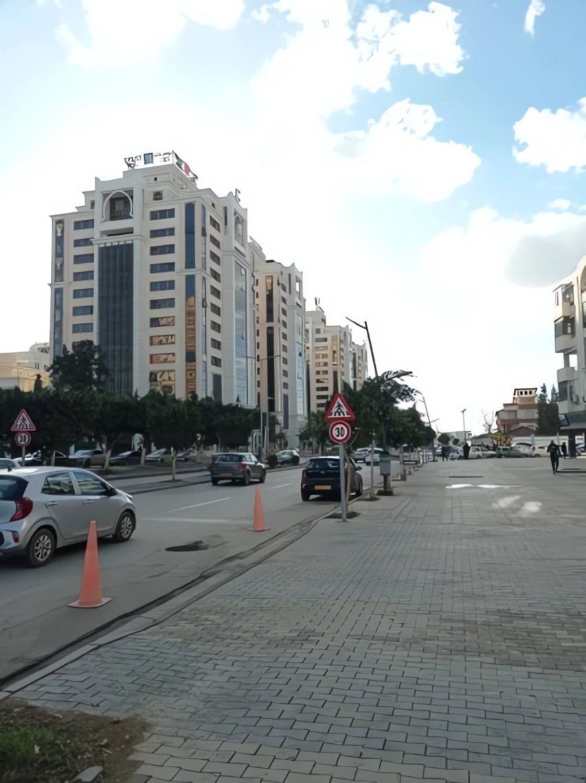 Appartement à louer à Bab Azzouar
