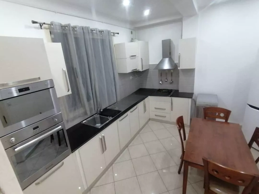 Appartement à louer à Hydra