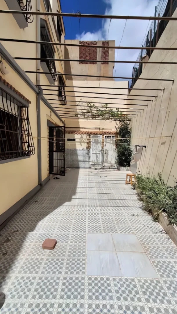 Maison à Bir El Djir, 0m² - 0 pièces