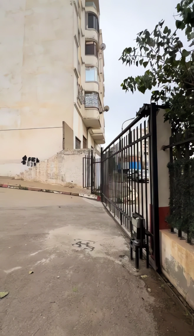 Appartement à vendre à Ain Benian