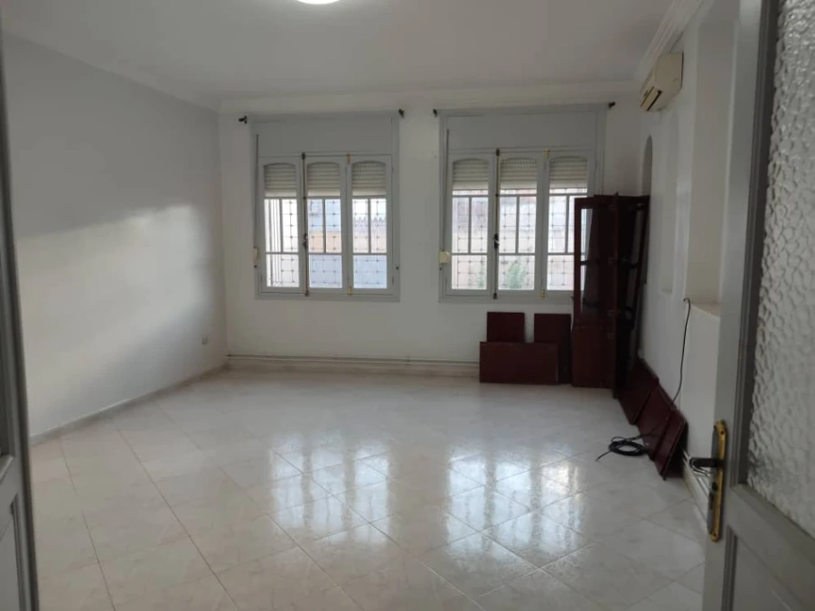 Maison à Tlemcen, 450m² - 8 pièces