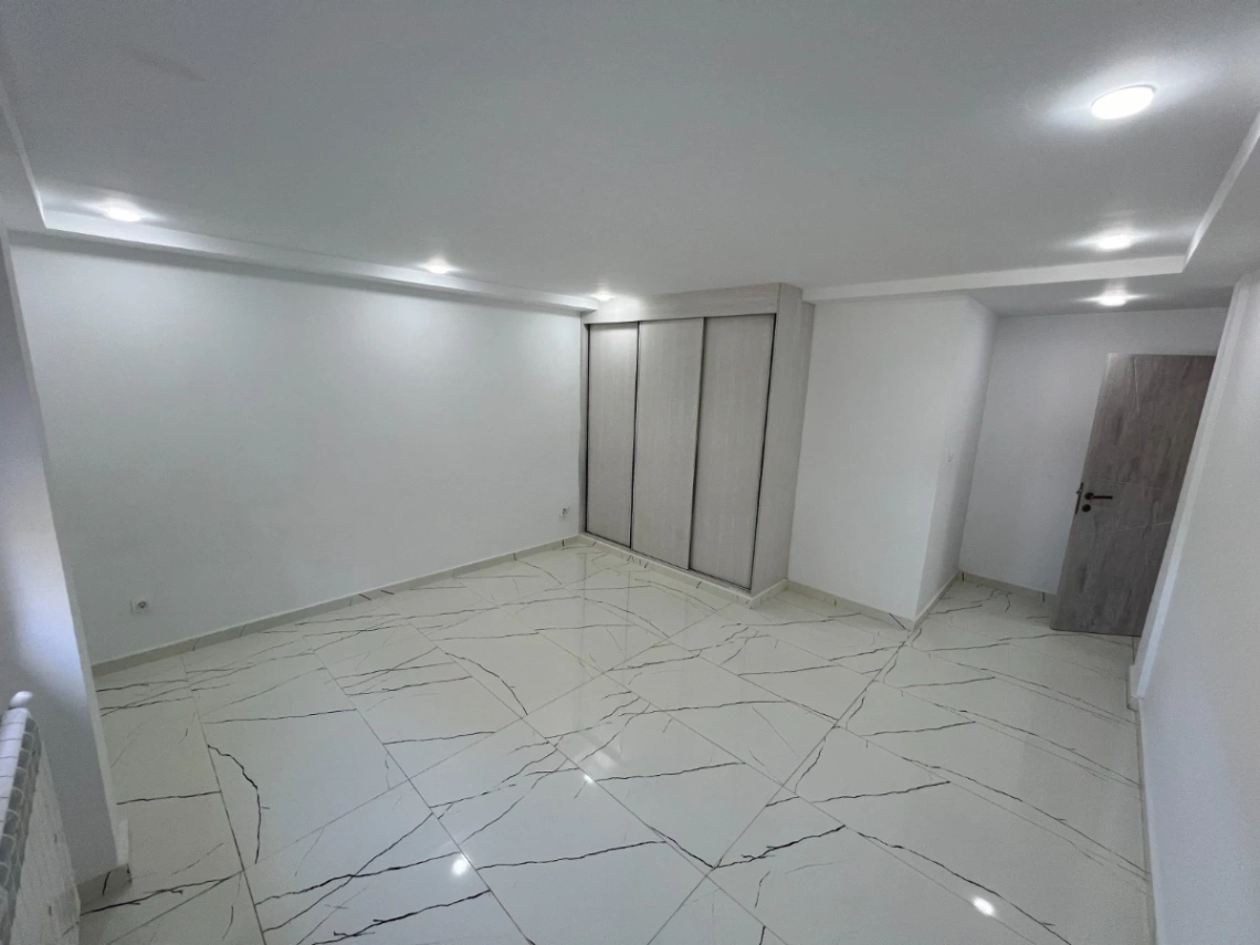 Appartement à vendre à Dely Ibrahim