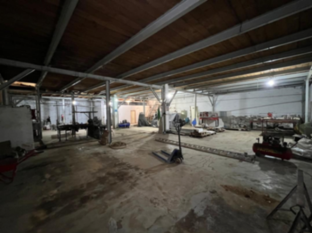 Local à Oran, 430m² - 2 pièces