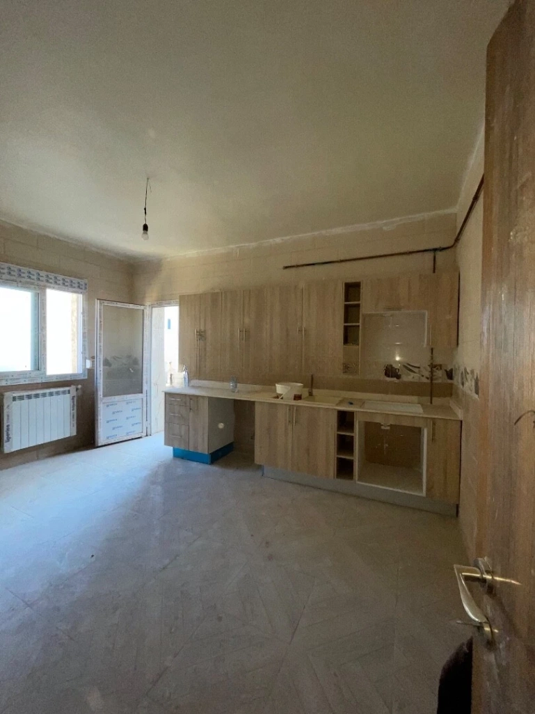 Appartement à vendre à Bab Azzouar