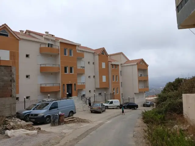 Appartement à vendre à Azzefoun