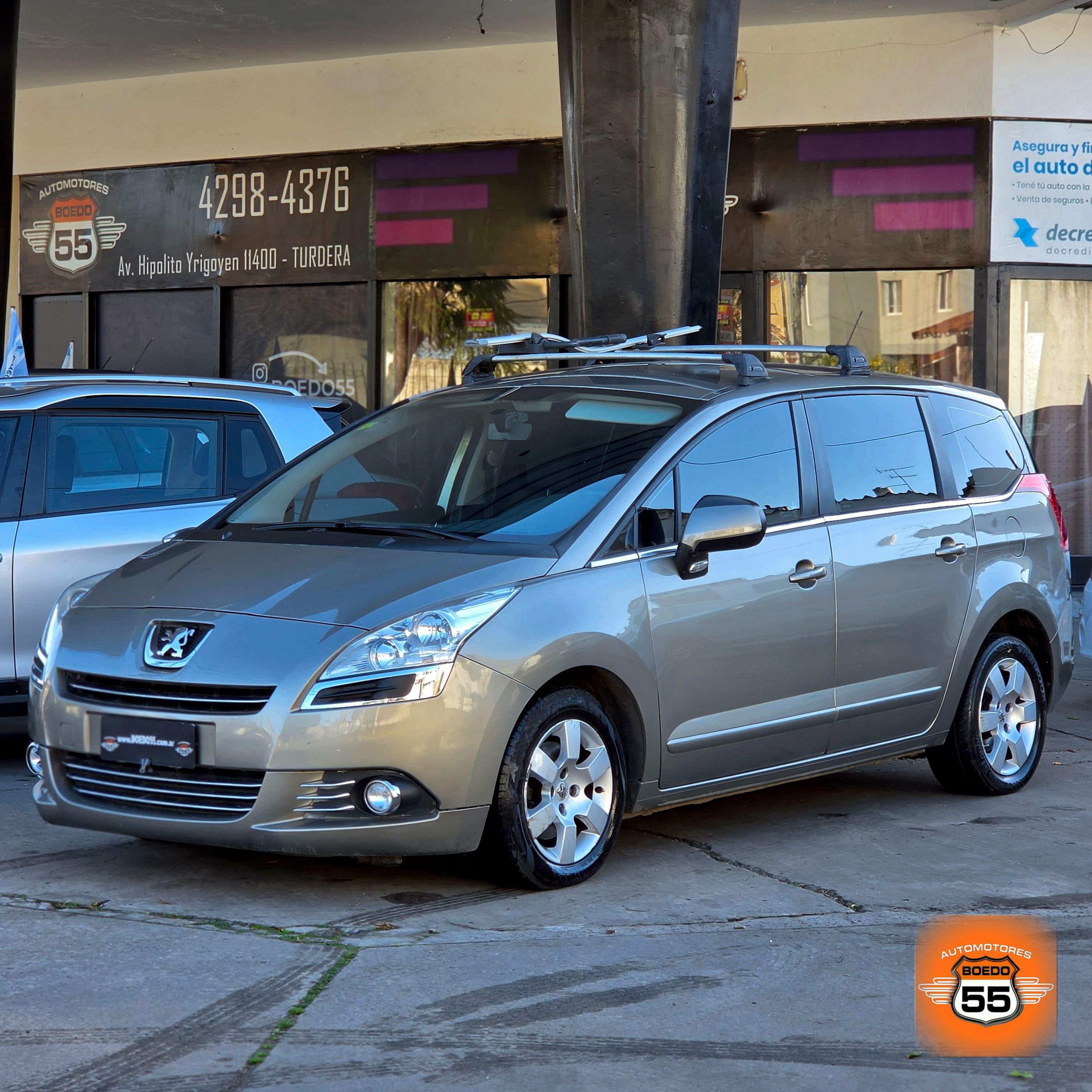 PEUGEOT 5008