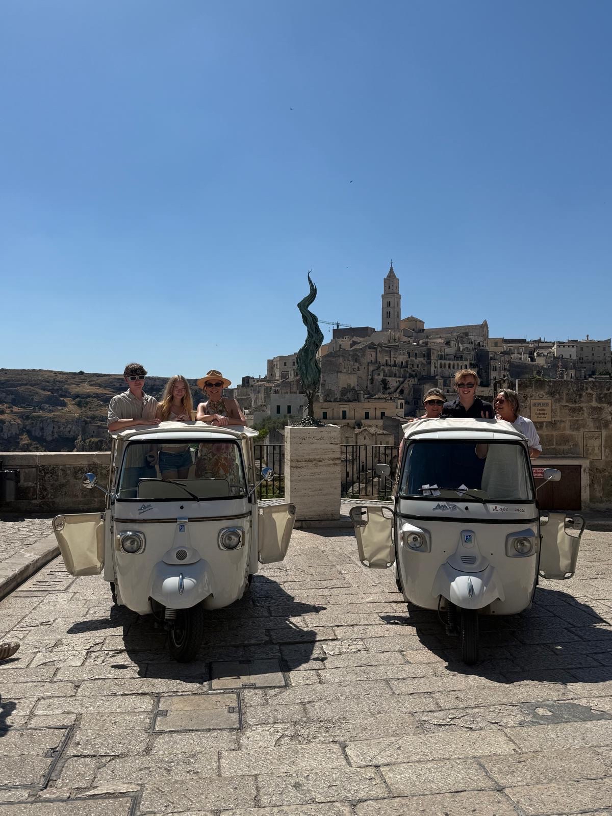 Sassi Comfort in an Ape Calessino: Eine italienische Liebesgeschichte - 1-stündige Tour - Image 4