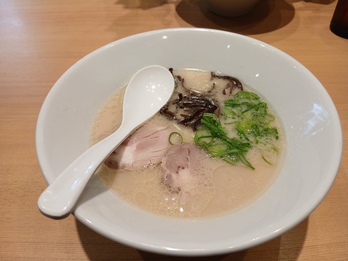これはこの前べるちゃそと食べたラーメン。関係はない。