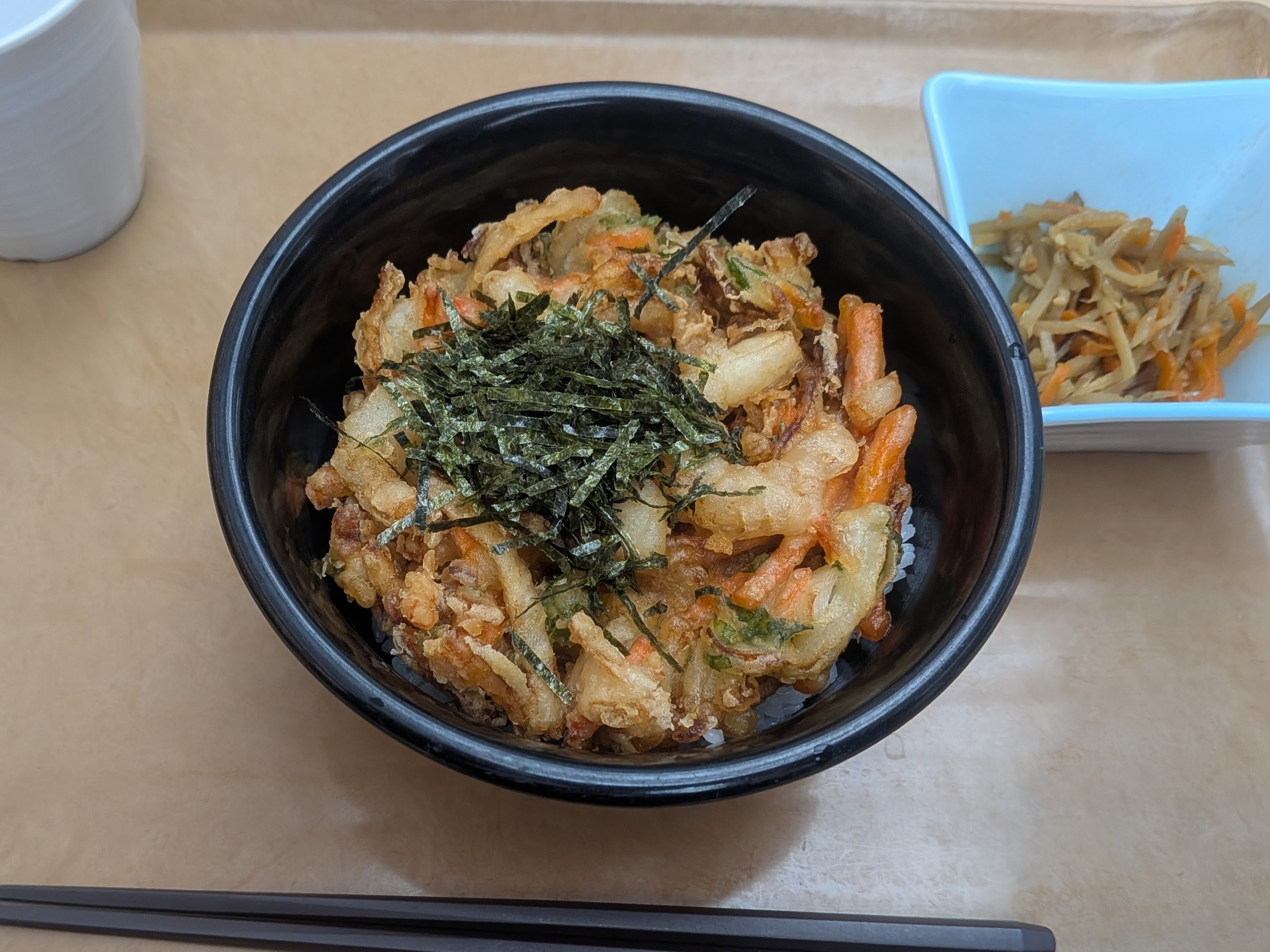 海鮮かき揚げ天丼ときんぷらごぼう(660円)