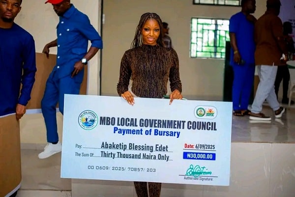 Payment of Bursary to Mbo Students