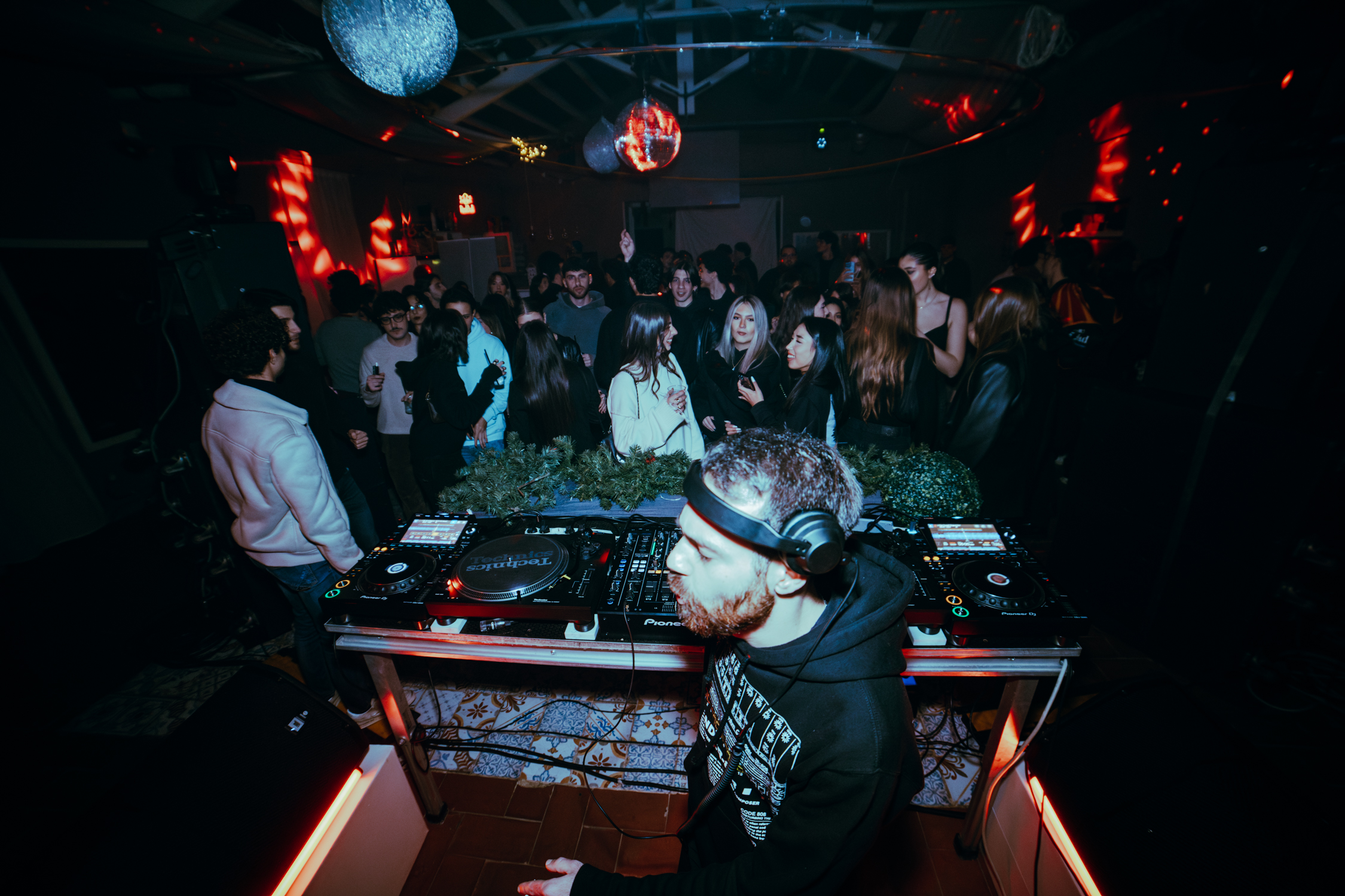 :EP. 10 MUSIC, POPLE & — MCP CHAPTER 2 - Photo 38