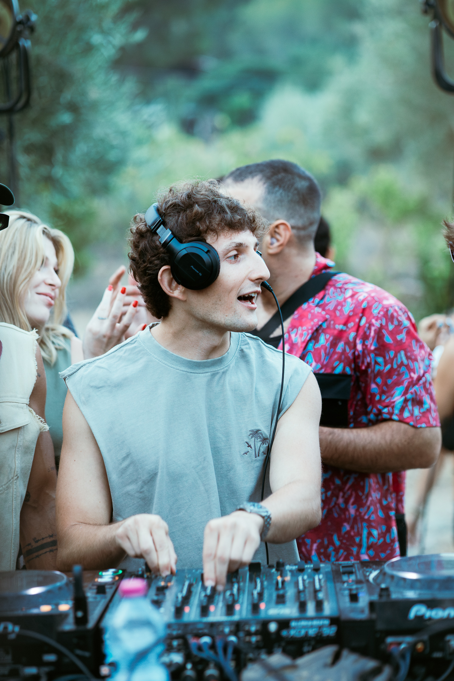 :EP. 8 TOUCH THE STARS & — KISS THE SUN - Photo 71