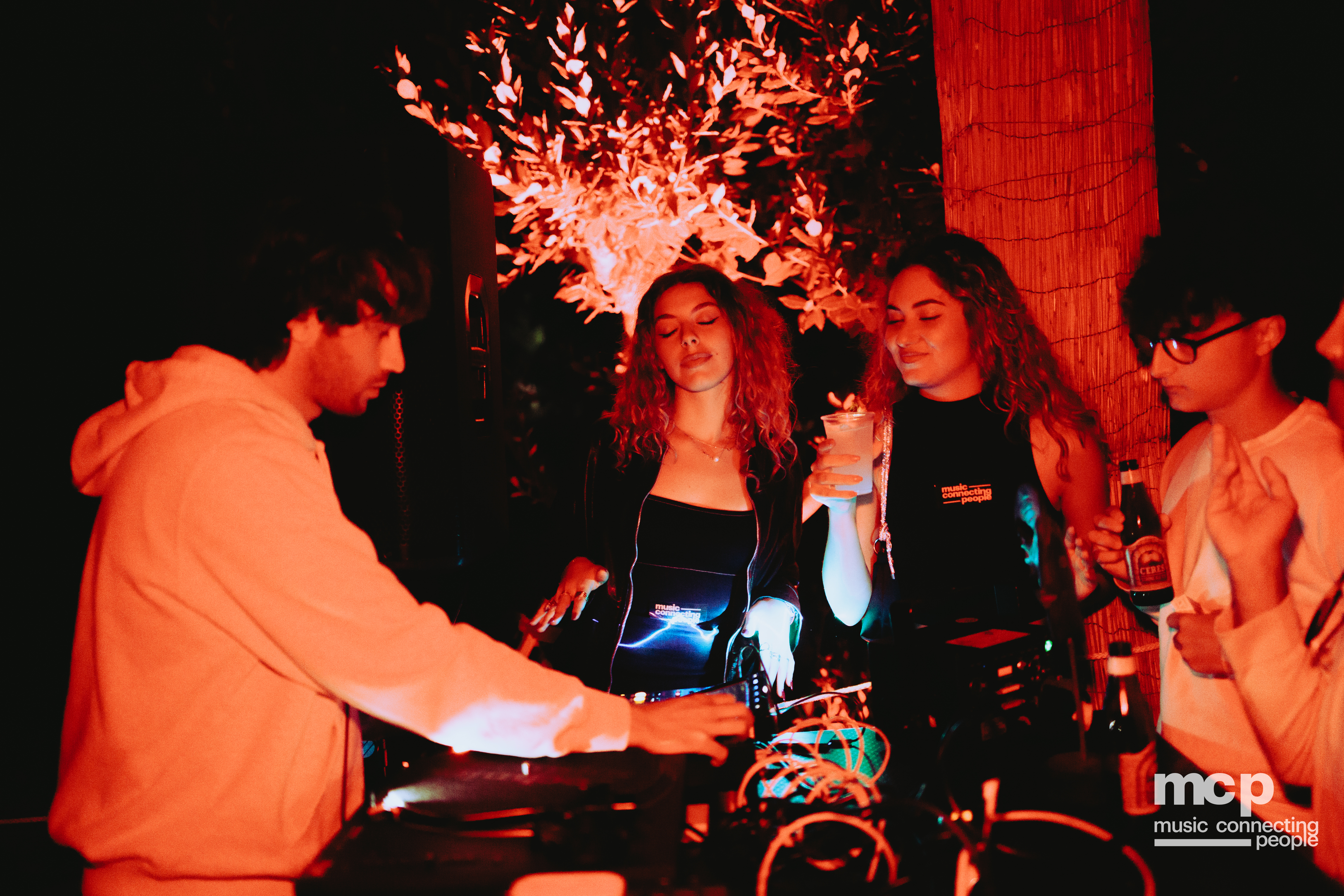 :EP 13. LOST INTO THE WILD & — SUMMER GOODBYES - Photo 60