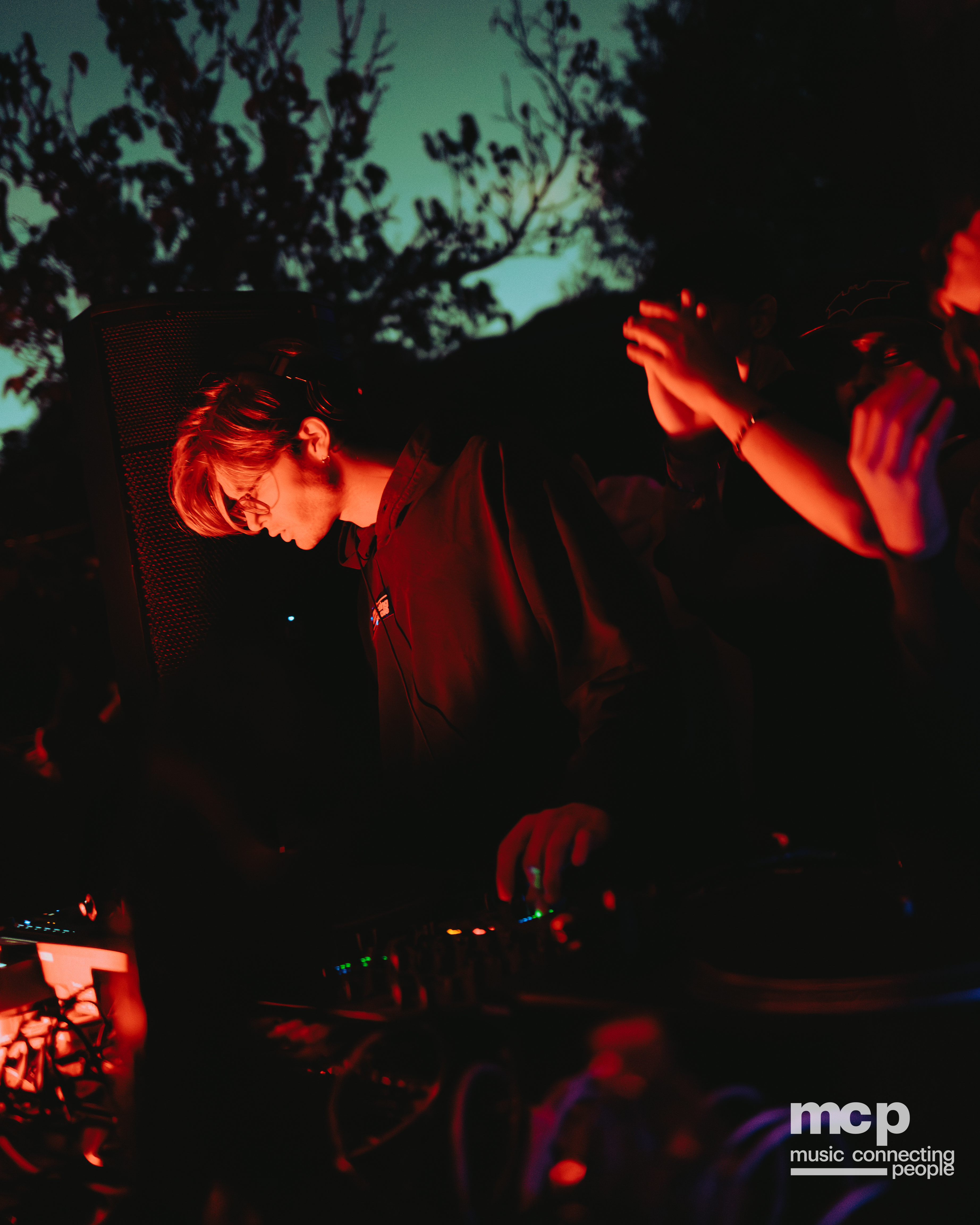 :EP 13. LOST INTO THE WILD & — SUMMER GOODBYES - Photo 95