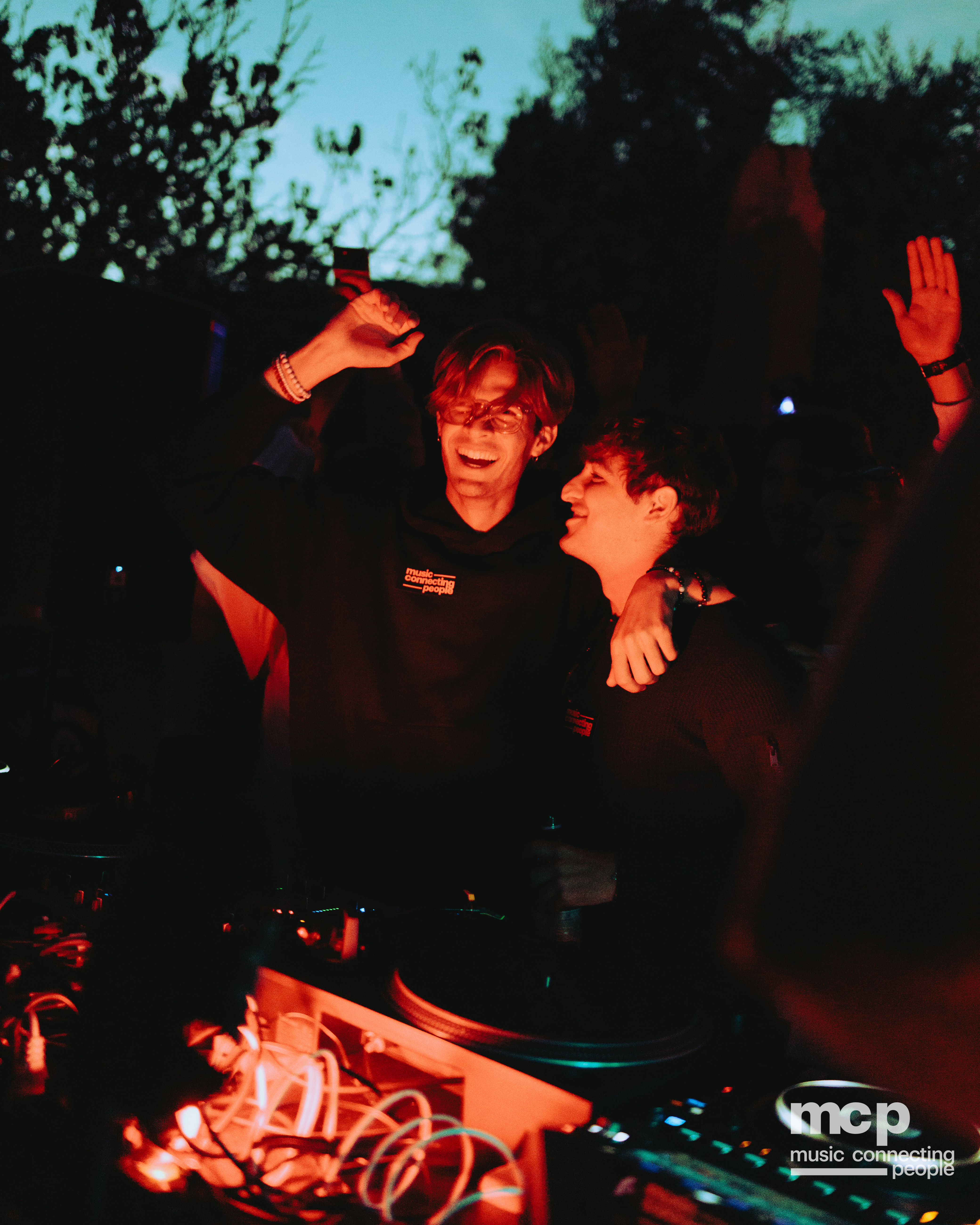 :EP 13. LOST INTO THE WILD & — SUMMER GOODBYES - Photo 98